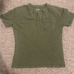 Boys Henley size M (8)